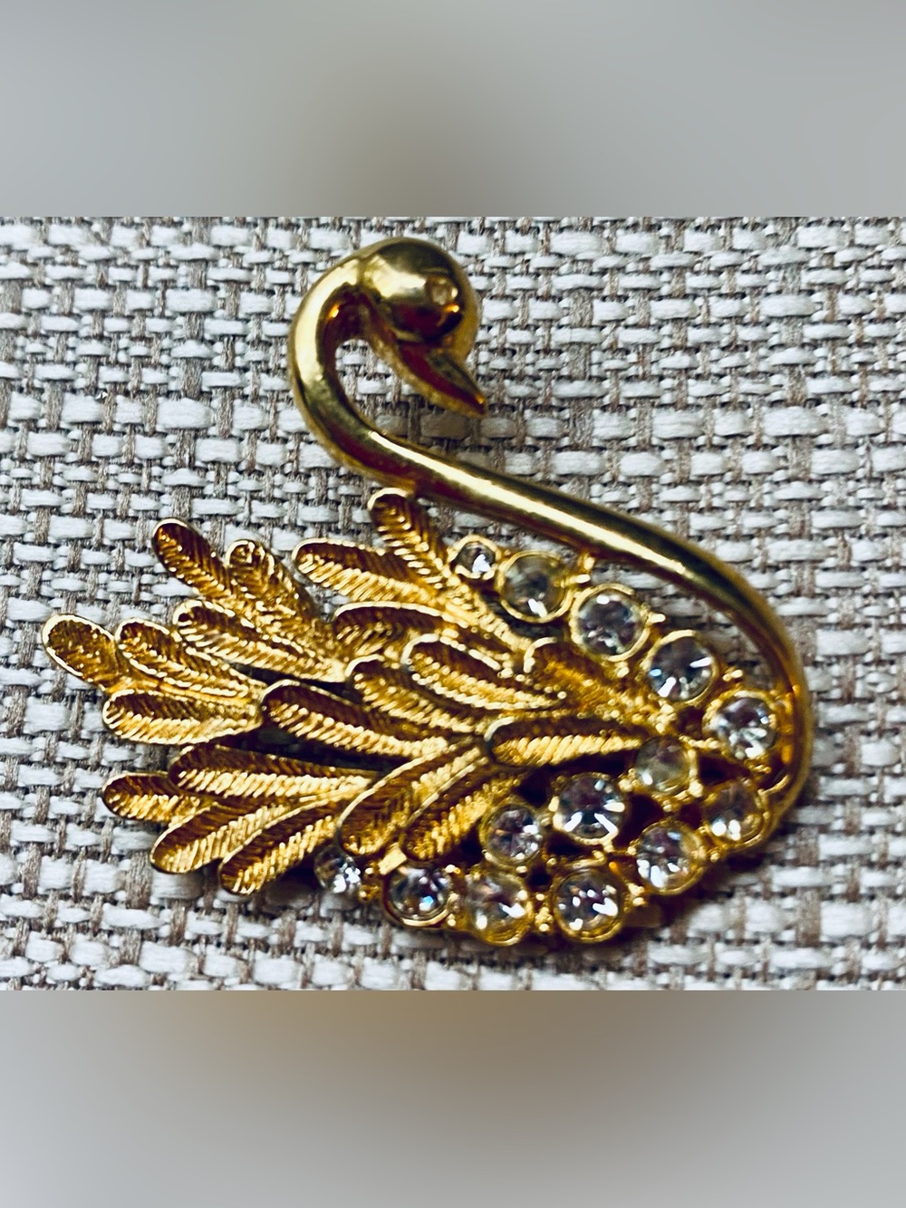Vintage Swan Crystal Brooch